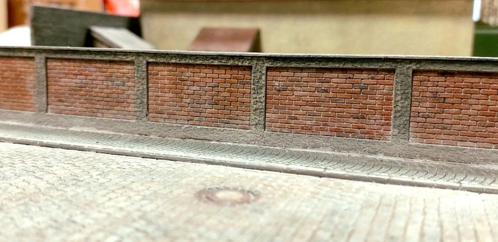 Model Scene Plot cihlový TT