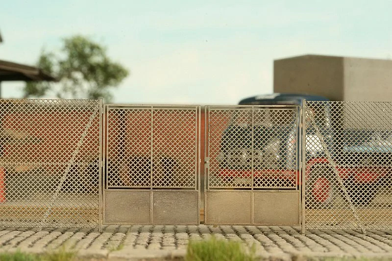 Model Scene Branky a brána k  2m plotu TT