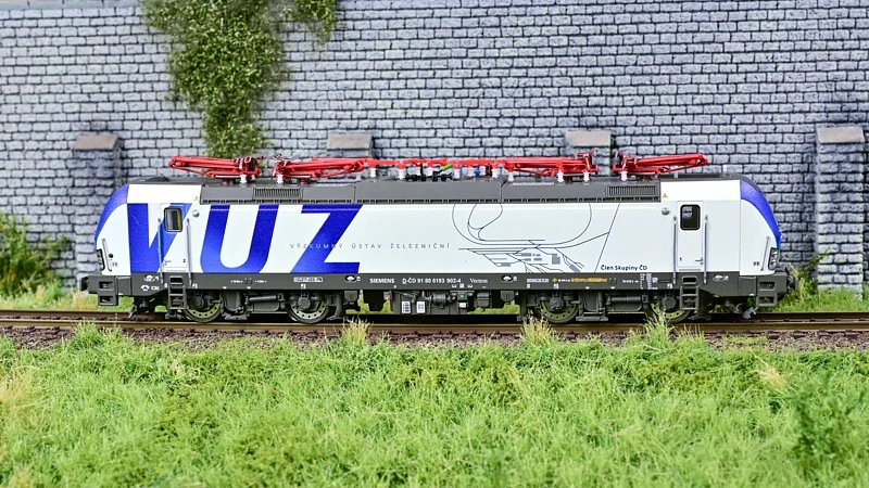 Vectron 193.902 VUŽ a UNIPETROL